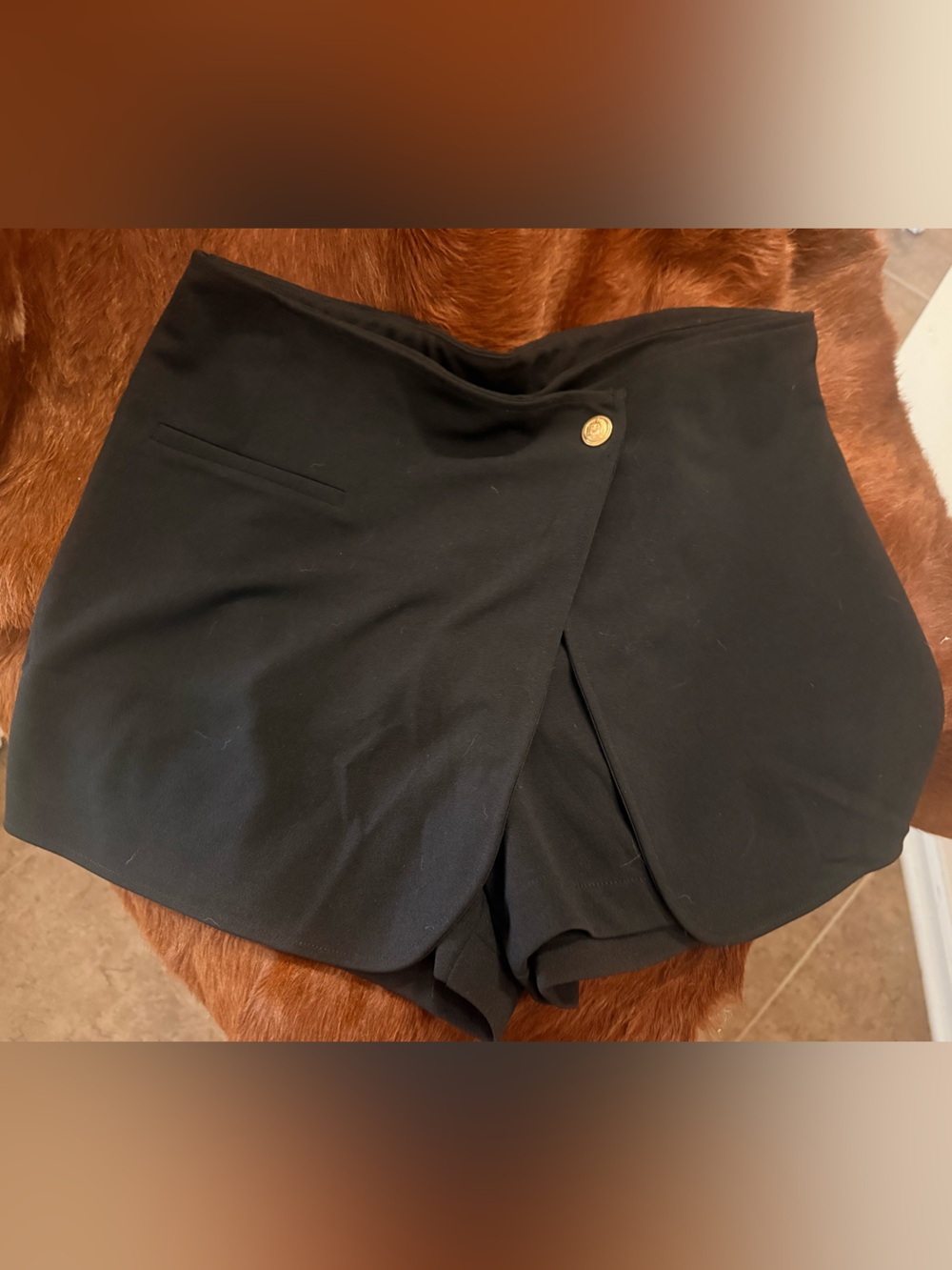 NWT H&M Faux Button Wrap Skorts- M, Black